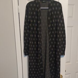 Long Open-Front Polka Dot Cardigan in Black and Gray